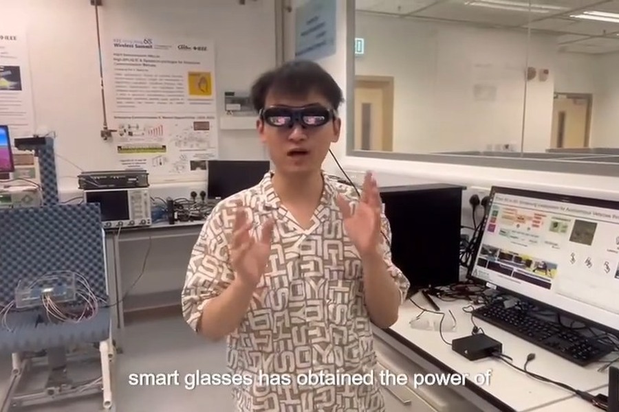 LLM-powered smart glasses prototype