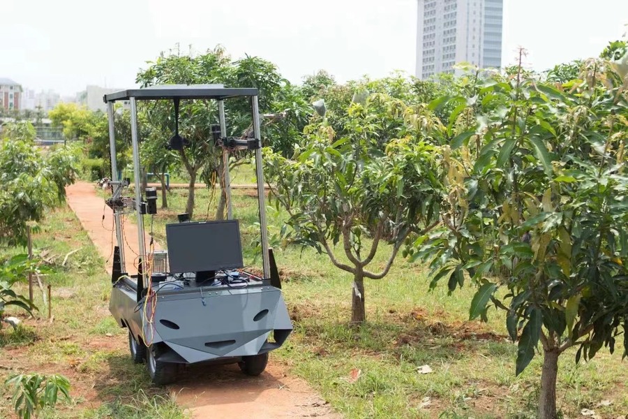Agricultural Pest Monitoring Robot